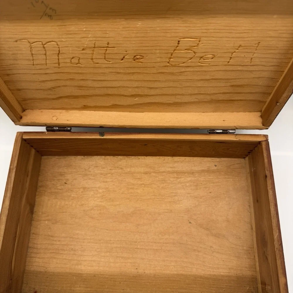 Cedar VTG Footed Keepsake Trinket Jewelry Dovetail Hinged Box Floral Print